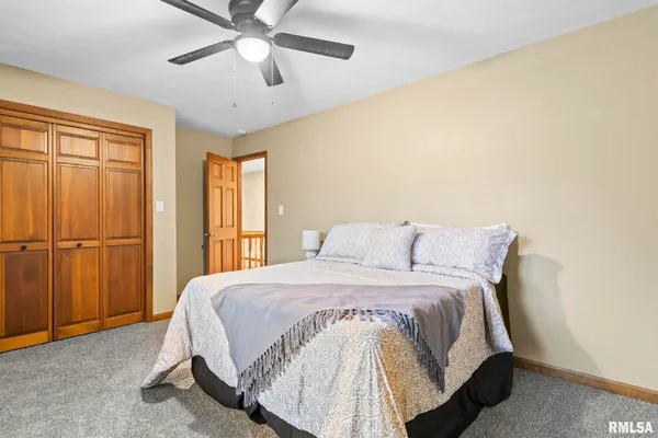 $327,900 | 14 Wind Cave Drive, Springfield, IL 62712