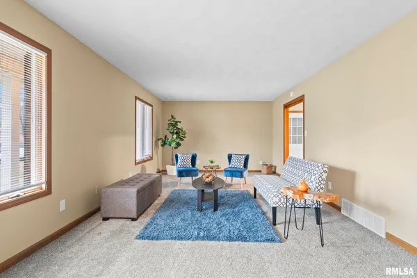 $327,900 | 14 Wind Cave Drive, Springfield, IL 62712