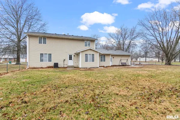 $327,900 | 14 Wind Cave Drive, Springfield, IL 62712