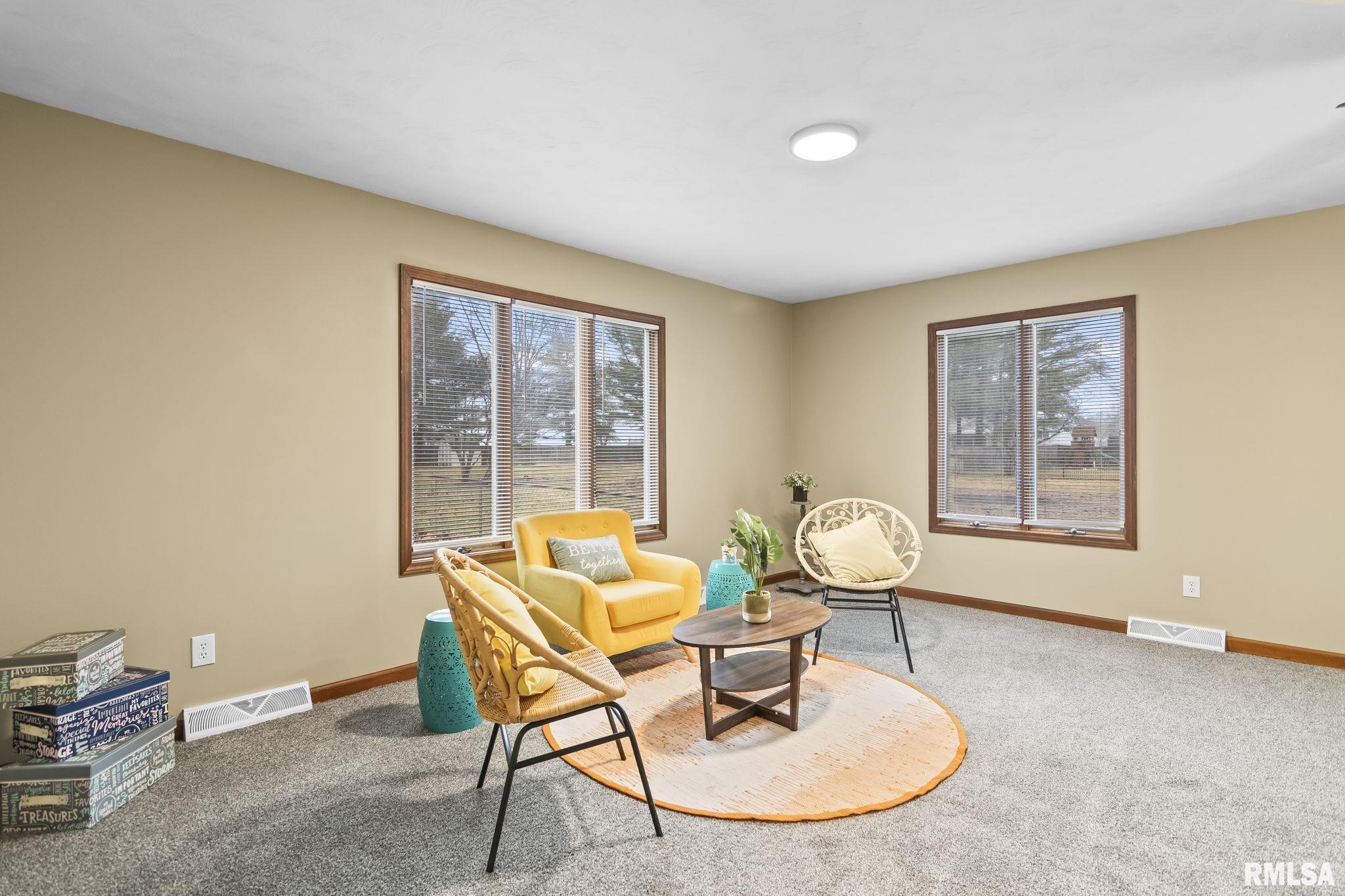 14 Wind Cave Drive Springfield, IL 62712 - Photo 6 of 38