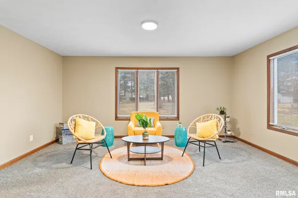 $327,900 | 14 Wind Cave Drive, Springfield, IL 62712