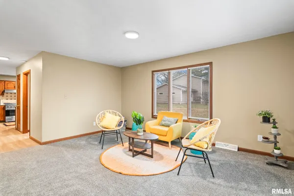$327,900 | 14 Wind Cave Drive, Springfield, IL 62712