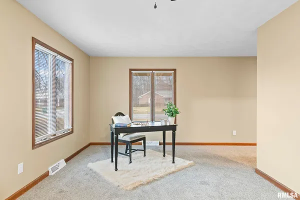 $327,900 | 14 Wind Cave Drive, Springfield, IL 62712