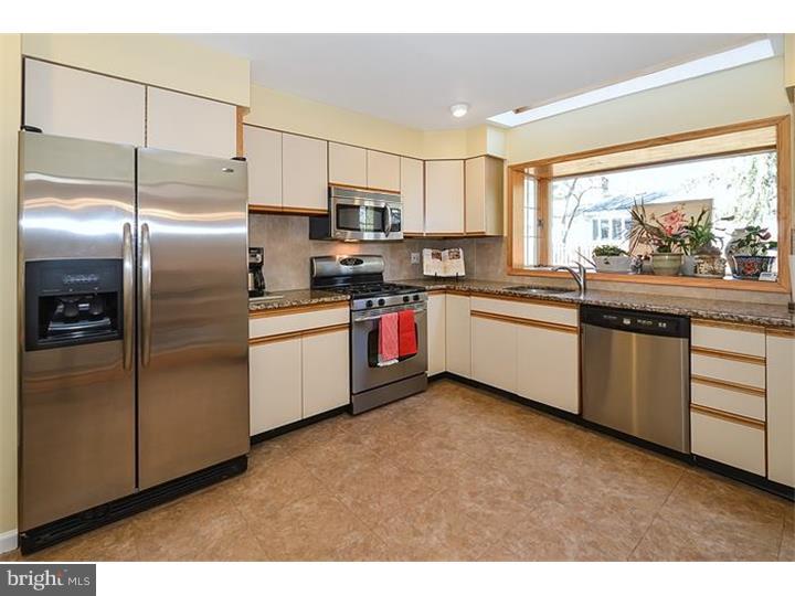573 Kings Road Yardley, PA 19067 - Photo 14 of 25 Kitchen