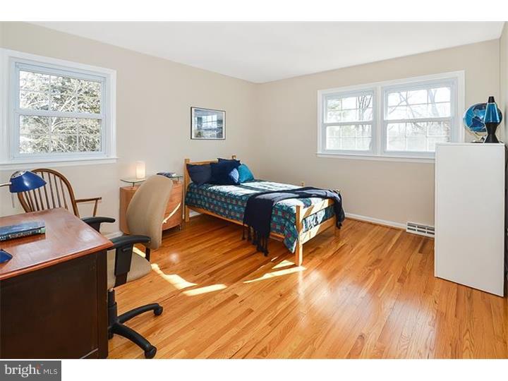 573 Kings Road Yardley, PA 19067 - Photo 22 of 25 Bedroom 3