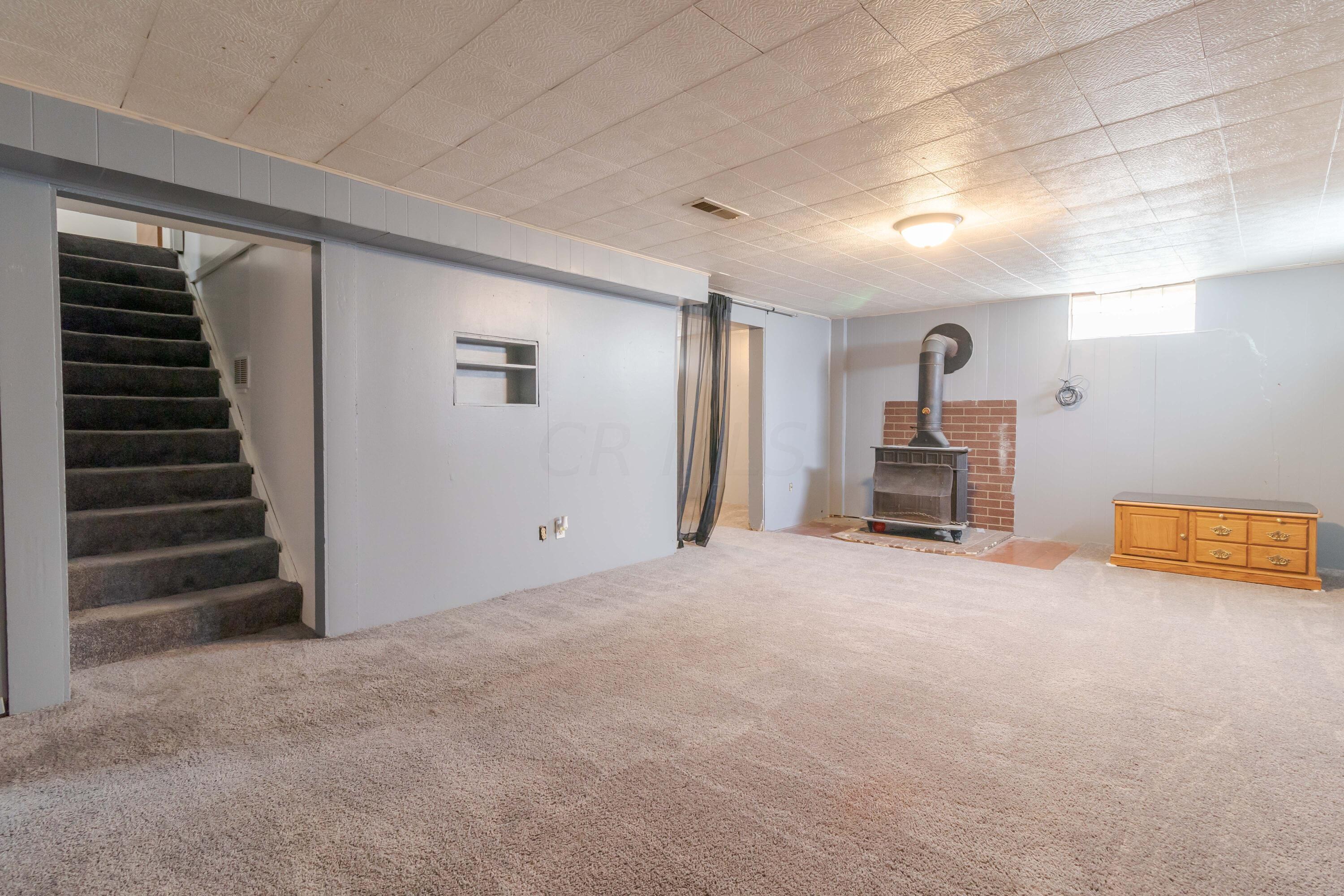 174 Calahan Road Columbus, OH 43207 - Photo 19 of 40 Finished Basement