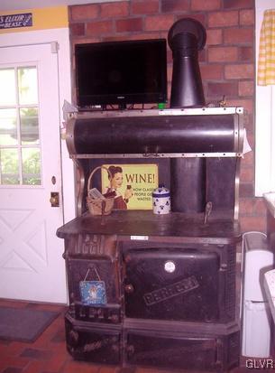 308 Frailey Road Stroudsburg, PA 18360 - Photo 11 of 42 a view of fireplace
