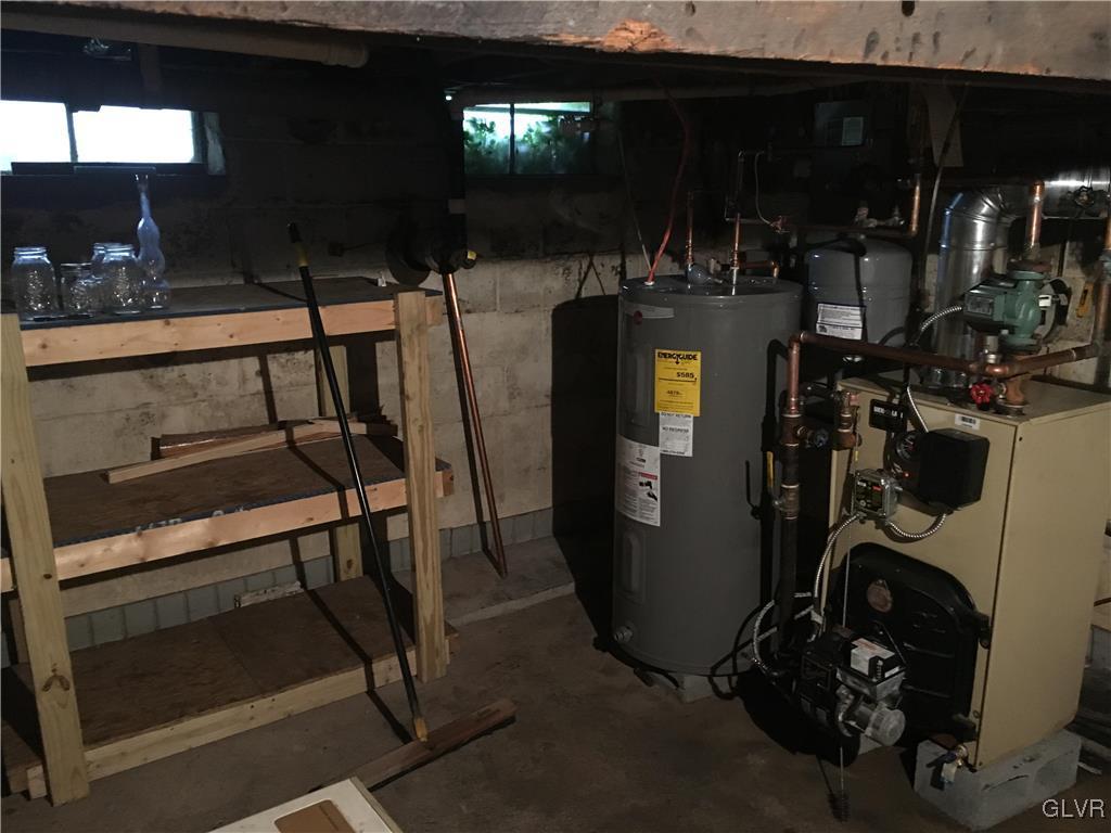 308 Frailey Road Stroudsburg, PA 18360 - Photo 32 of 42 a view of a room with gym equipment