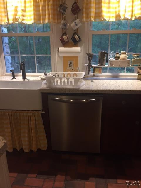 308 Frailey Road Stroudsburg, PA 18360 - Photo 9 of 42 a kitchen with a sink and a potted plant