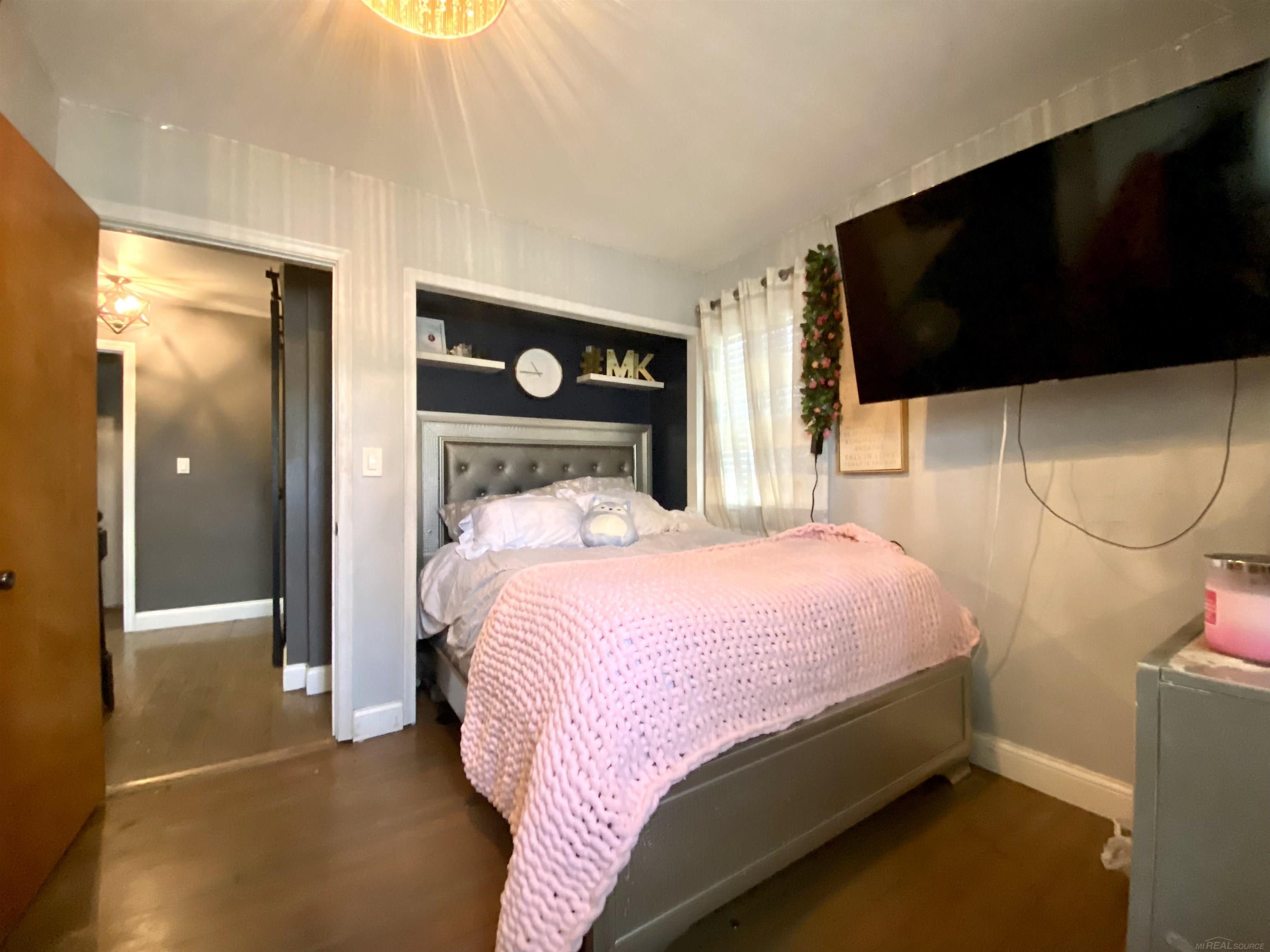 8660 Clinton River Road Sterling Heights, MI 48314 - Photo 22 of 40