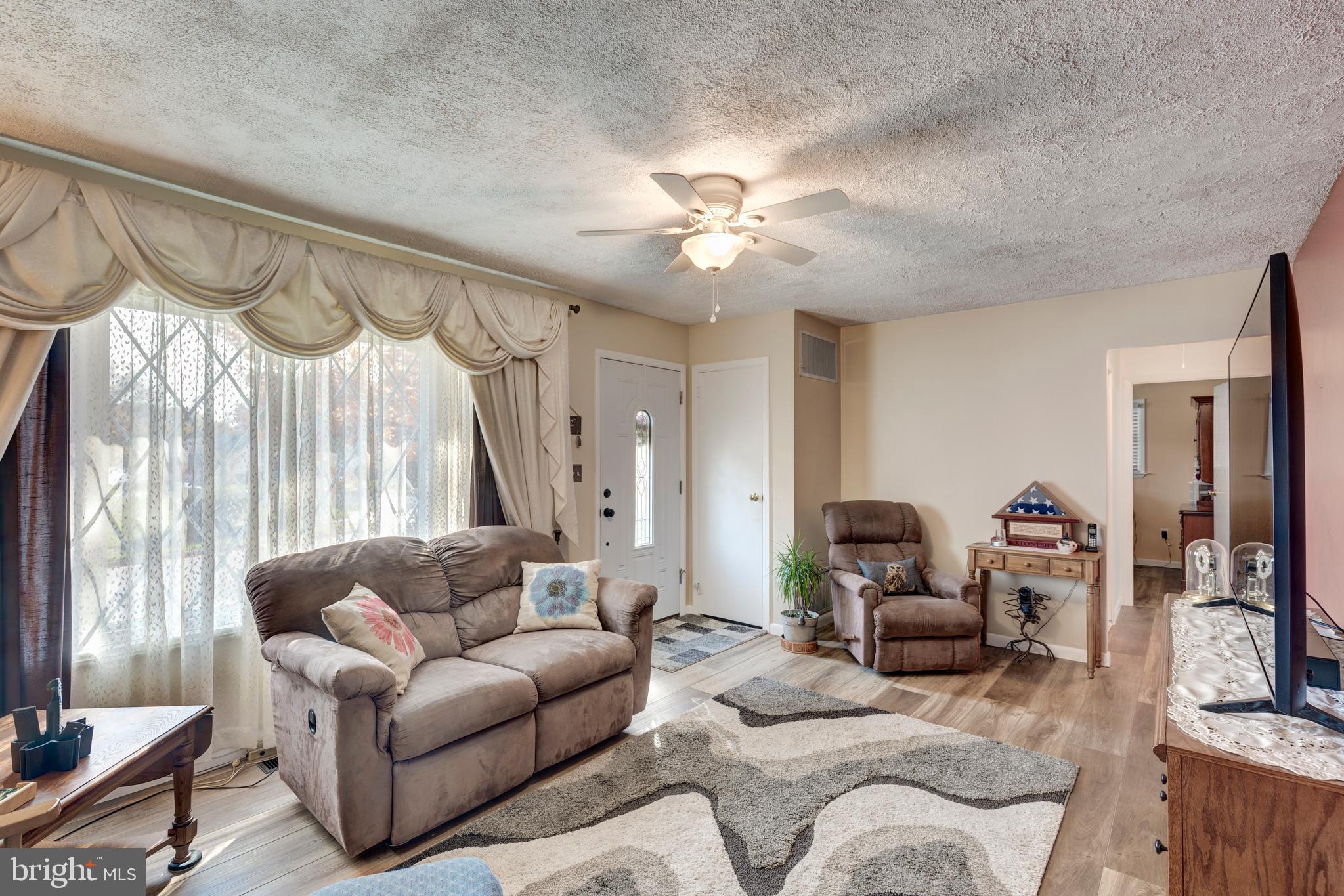 136 Cedarmere Road Owings Mills, MD 21117 - Photo 11 of 44 Living room