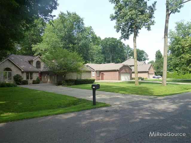 12 Messmore Road Utica, MI 48317 - Photo 8 of 9 31156116-7.JPG