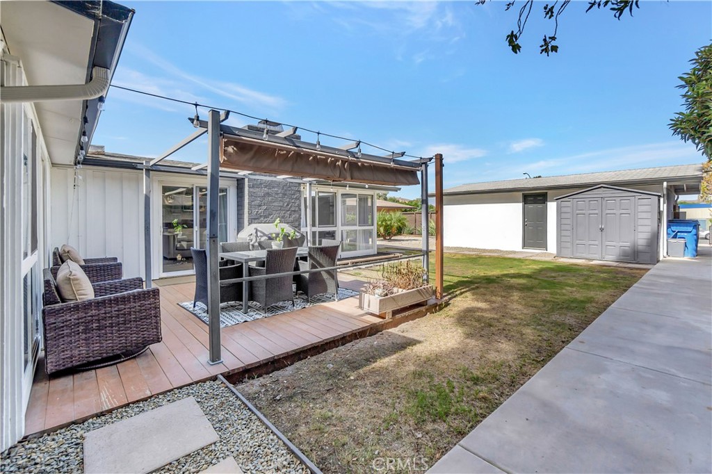 1770 Wright Street Pomona, CA 91766 - Photo 21 of 70 Redwood deck patio space