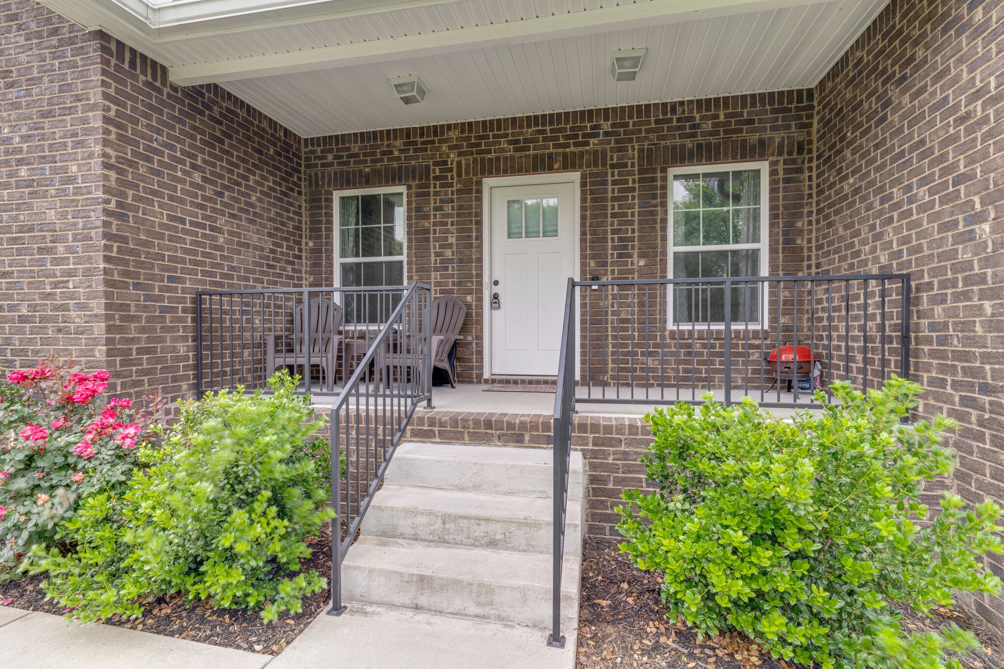 131 Robin Hood Road Dickson, TN 37055 - Photo 1 of 28 Gallery Image 1