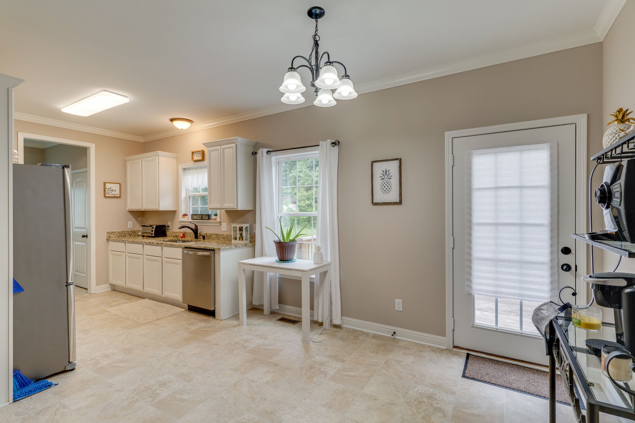 131 Robin Hood Road Dickson, TN 37055 - Photo 6 of 28 Gallery Image 6