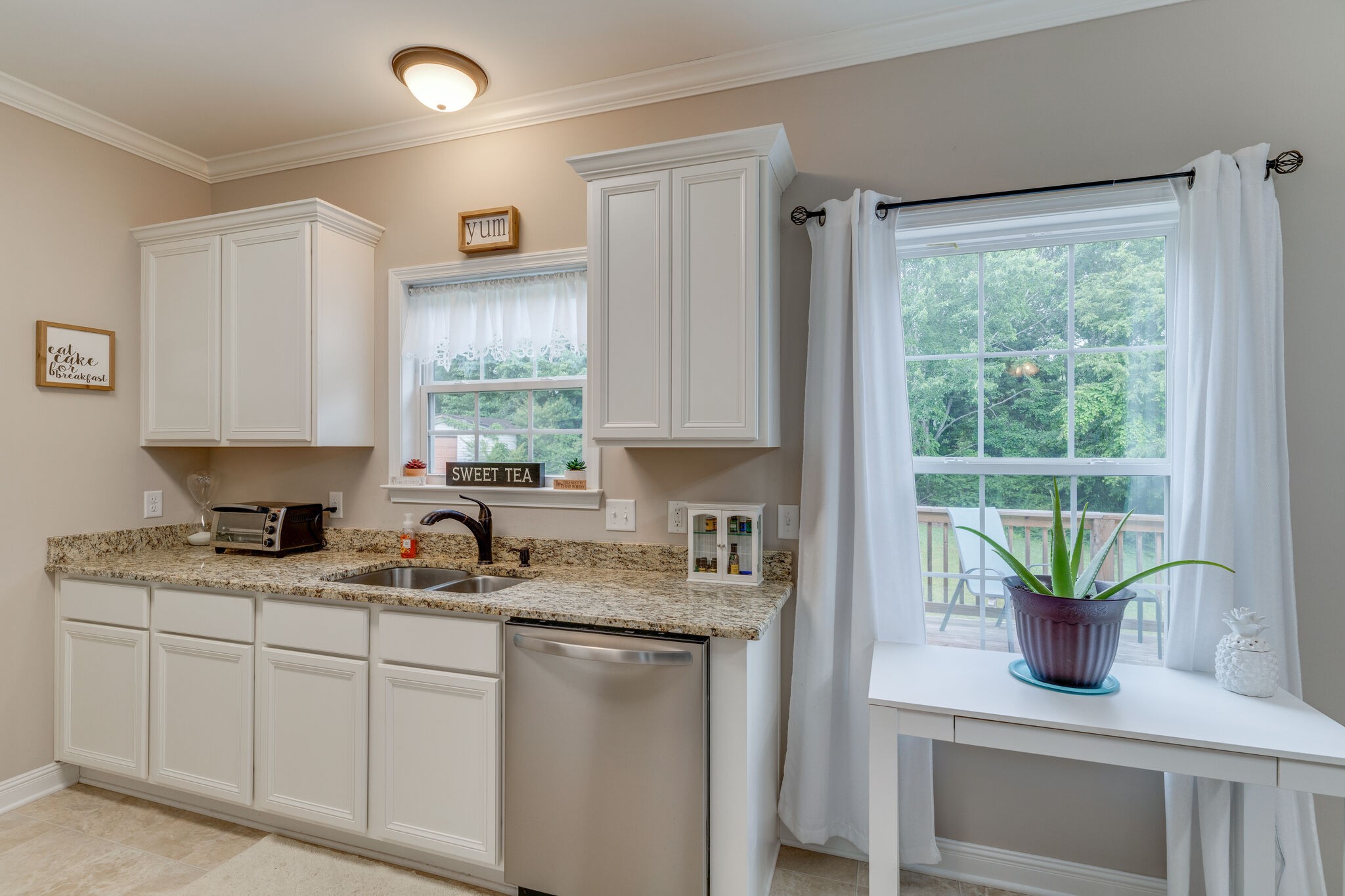 131 Robin Hood Road Dickson, TN 37055 - Photo 7 of 28 Gallery Image 7