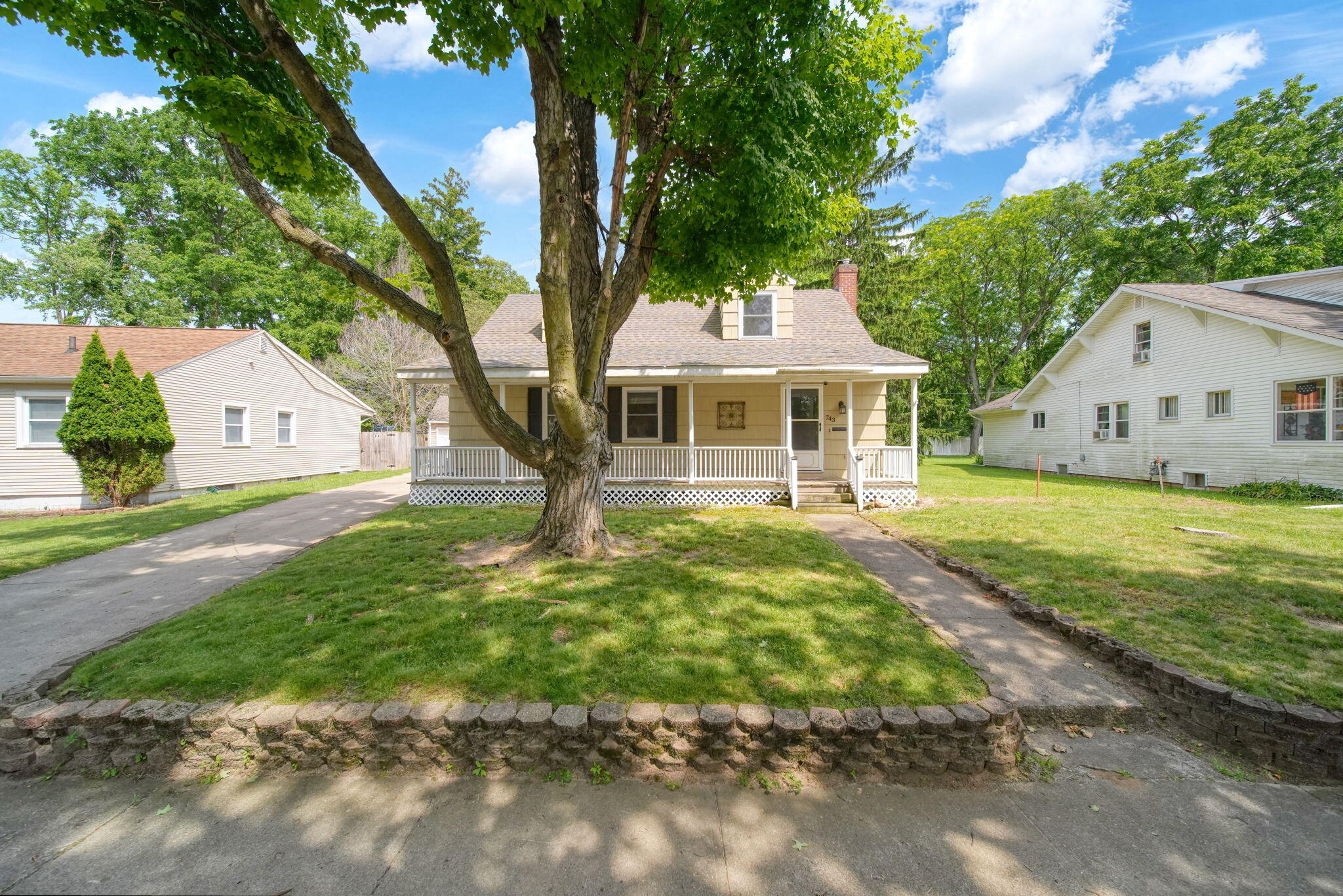 743 Briarcliff Road Jackson, MI 49203 - Photo 4 of 68 4