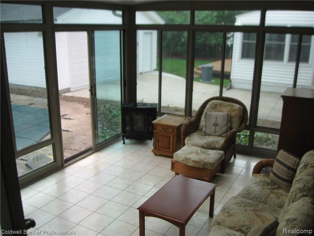 1014 Hawthorne Road Grosse Pointe, MI 48236 - Photo 14 of 16 14.JPG