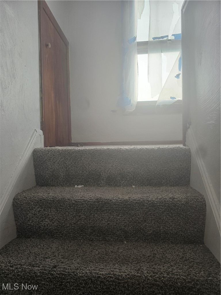 25150 Columbus Road Bedford Heights, OH 44146 - Photo 22 of 30 View of stairs