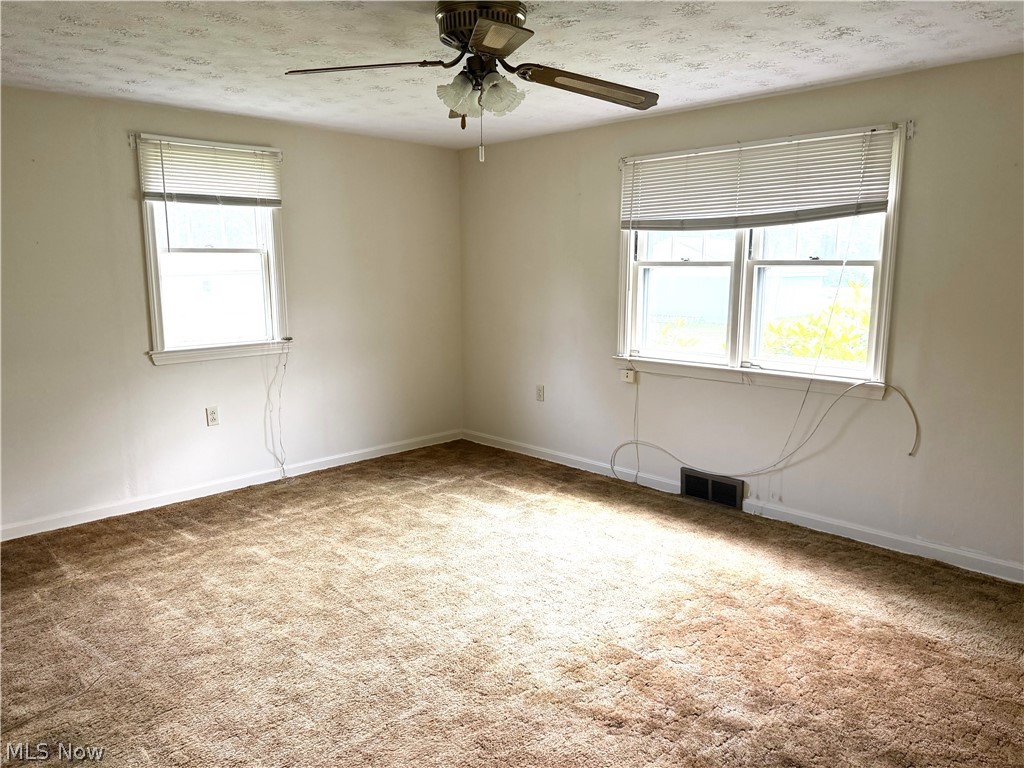 612 Briggs Road Leavittsburg, OH 44430 - Photo 9 of 21