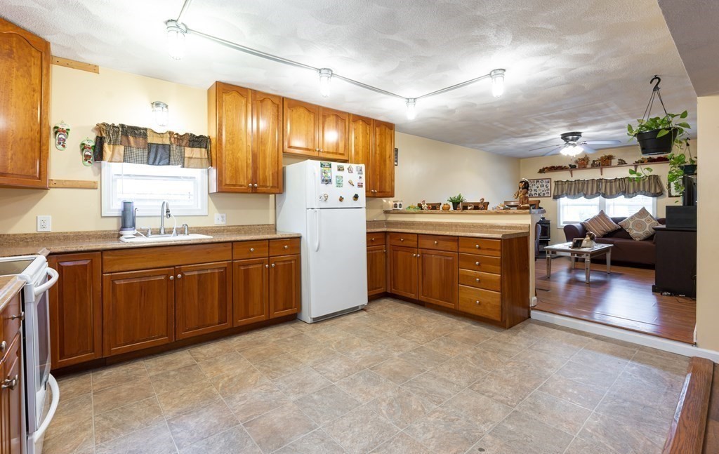 270 Littleton Road Chelmsford, MA 01824 - Photo 3 of 20 Gallery Image 3