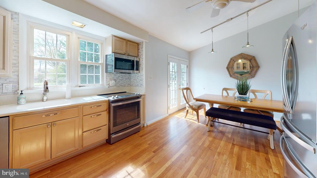 237 Chantrey Road Lutherville-Timonium, MD 21093 - Photo 11 of 21 Kitchen/Dining Room