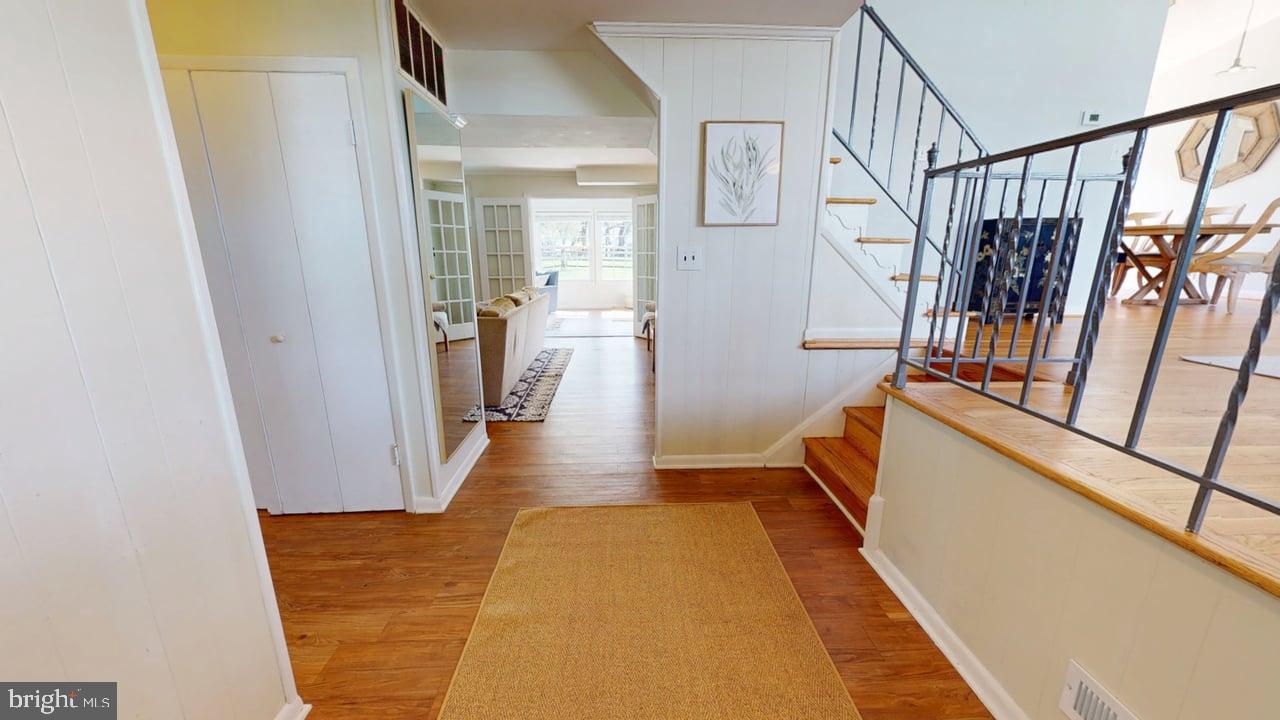 237 Chantrey Road Lutherville-Timonium, MD 21093 - Photo 6 of 21 Main Foyer