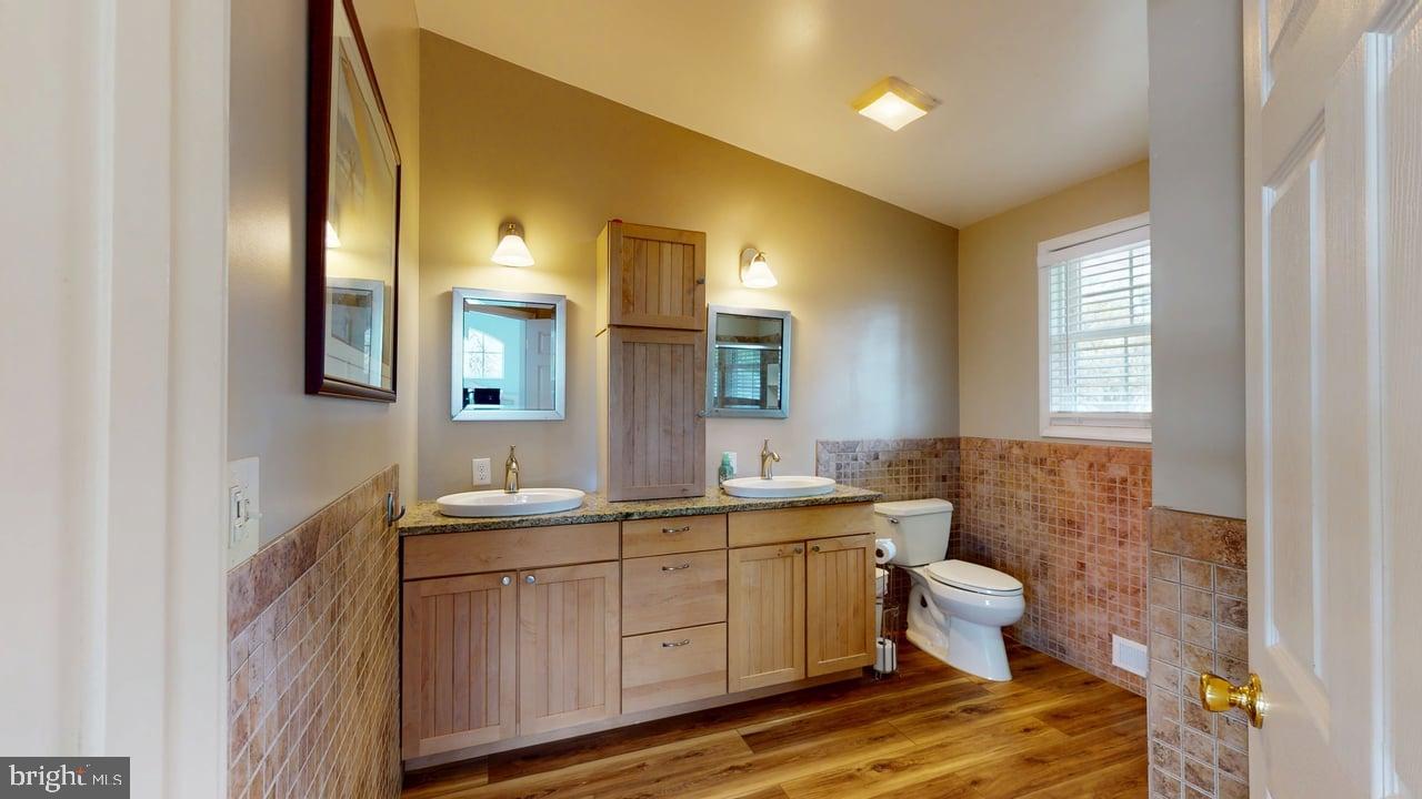 237 Chantrey Road Lutherville-Timonium, MD 21093 - Photo 10 of 21 Primary Bath