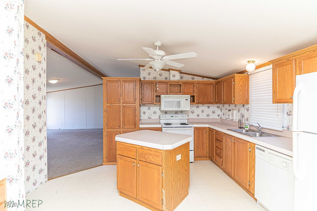 1187 Pinkney Road Pikeville, NC 27863 - Photo 7 of 32 Gallery Image 7