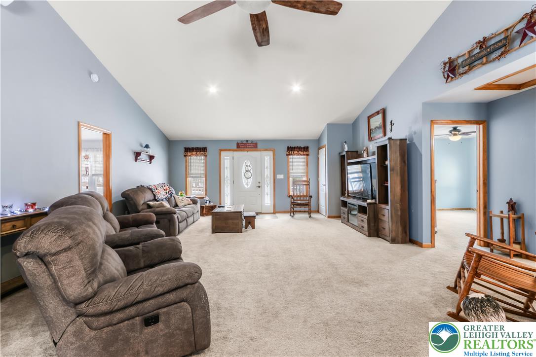 405 Rabbit Run Road Andreas, PA 18211 - Photo 2 of 56 Gallery Image 2