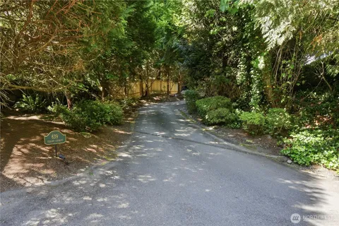 $2,775,000 | 639 West Lake Sammamish Parkway Northeast, Bellevue, WA 98008