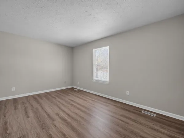 $330,000 | 21050 Alpine Drive, Lawrenceburg, IN 47025