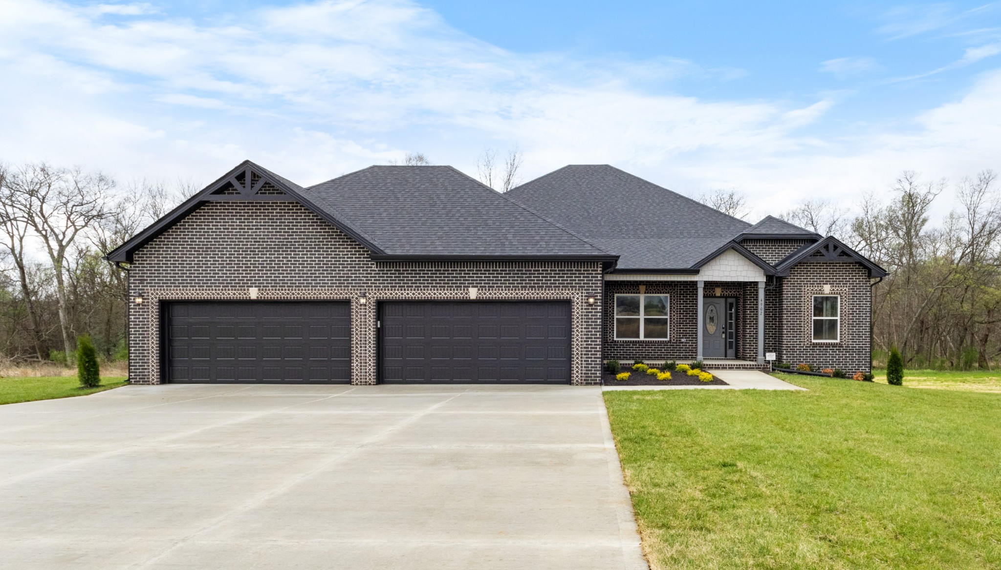 4902 Royal View Way Adams, TN 37010 - Photo 3 of 45 Gallery Image 3