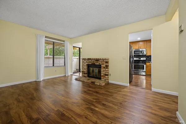 $425,000 | 126 Park Pl Drive, Petaluma, CA 94954