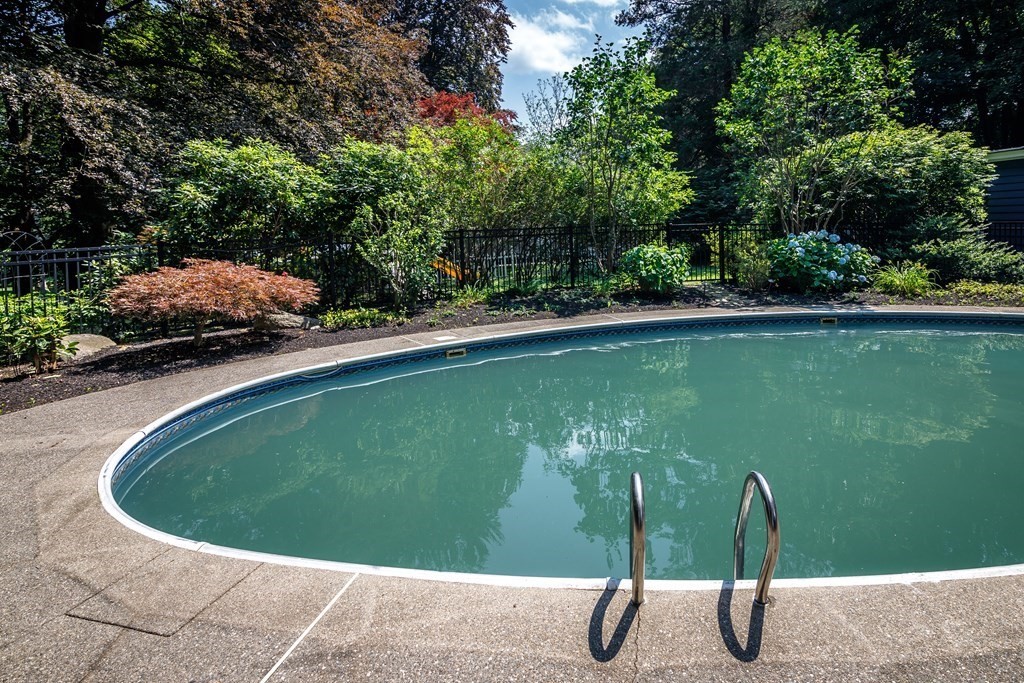 10 Spring Street Shrewsbury, MA 01545 - Photo 41 of 42 Gallery Image 41