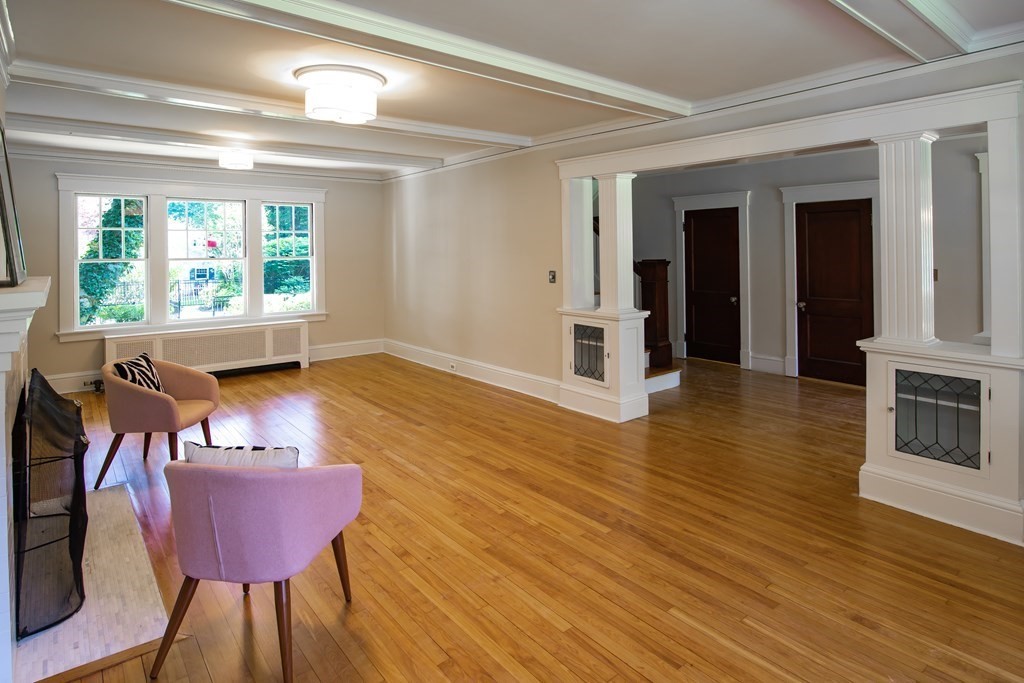 10 Spring Street Shrewsbury, MA 01545 - Photo 8 of 42 Gallery Image 8