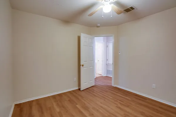 $1,899 | 201 Creek Ledge Drive, Hutto, TX 78634