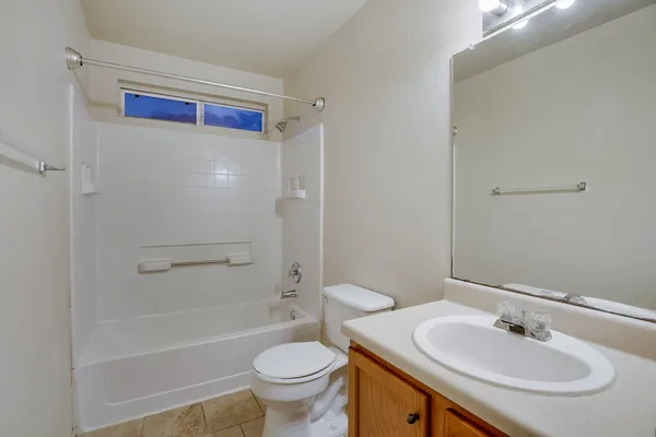 $1,899 | 201 Creek Ledge Drive, Hutto, TX 78634