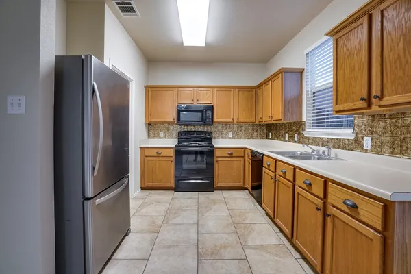 $1,899 | 201 Creek Ledge Drive, Hutto, TX 78634