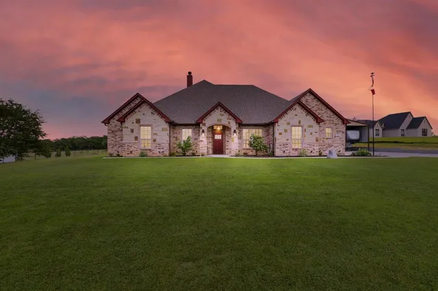 $609,900 | 301 Aviara Court, Poolville, TX 76487