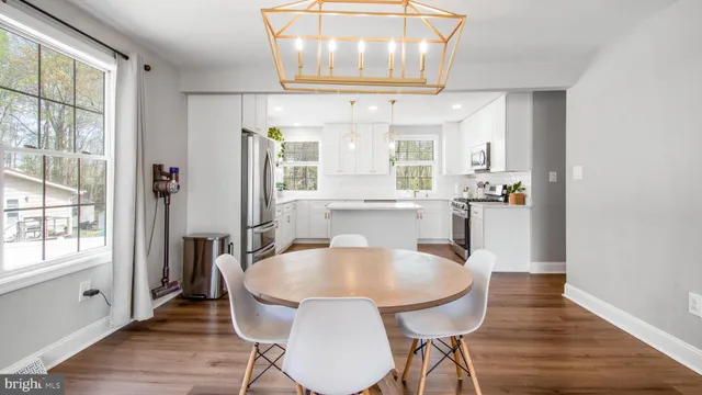 a view of a yard with brick walls