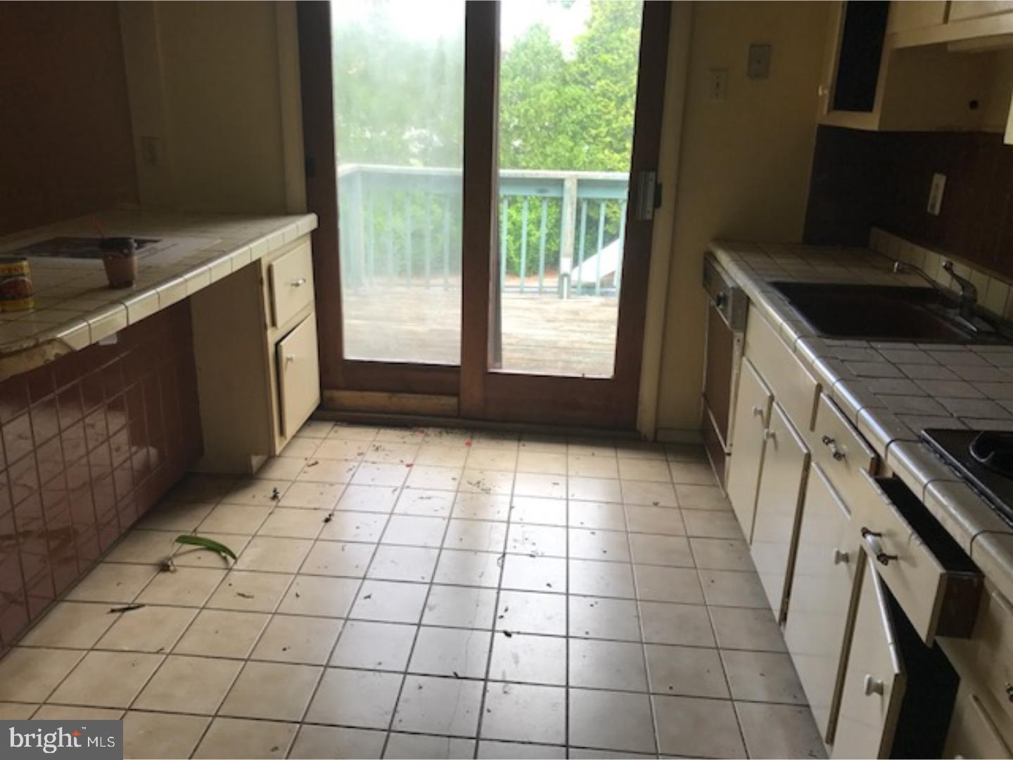 790 Sterling Road Woodbury, NJ 08096 - Photo 3 of 11