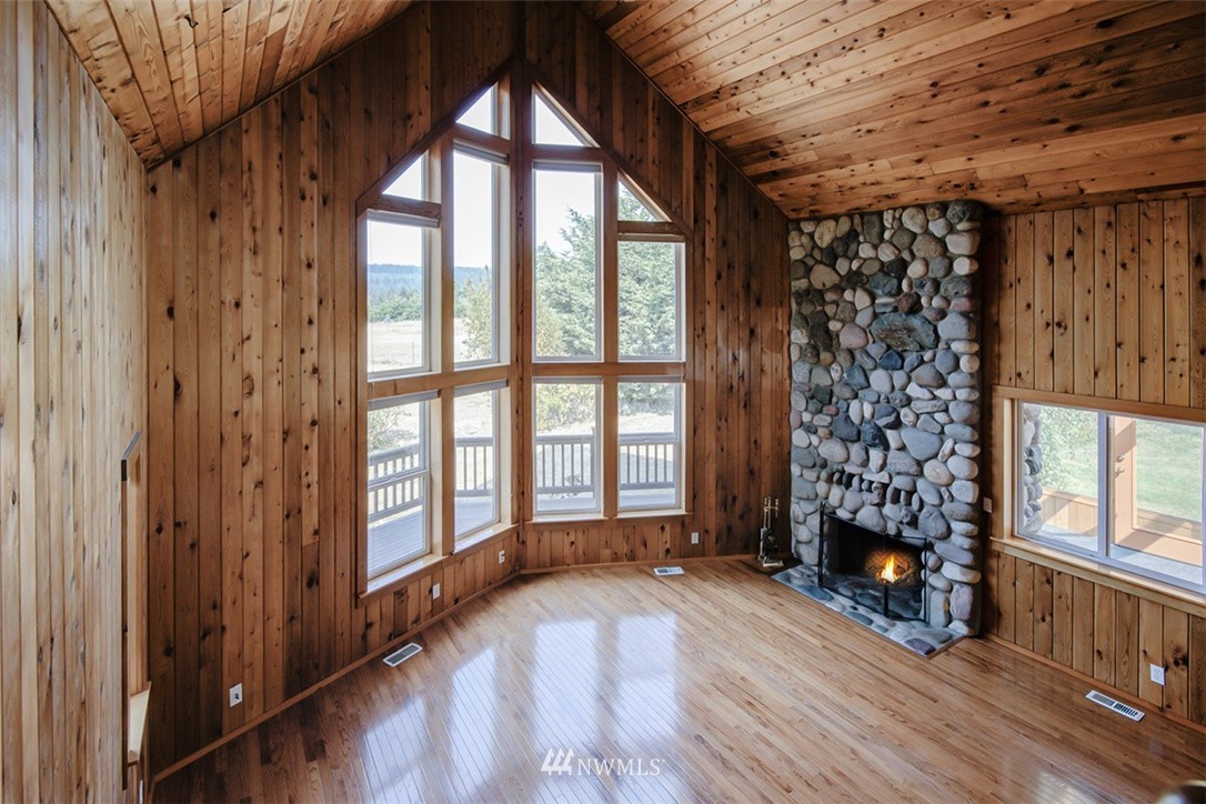 455 Russell Road Camano Island, WA 98282 - Photo 11 of 24 Gallery Image 11