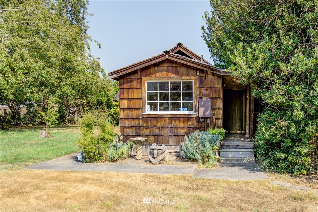 455 Russell Road Camano Island, WA 98282 - Photo 4 of 24 Gallery Image 4