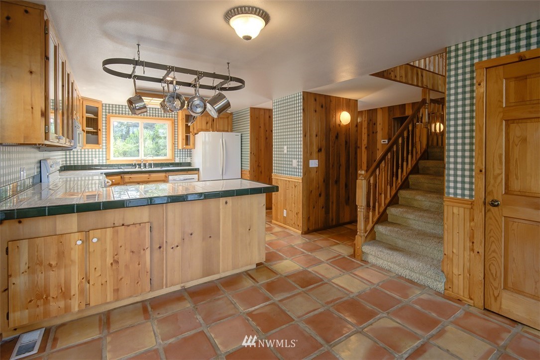 455 Russell Road Camano Island, WA 98282 - Photo 7 of 24 Gallery Image 7