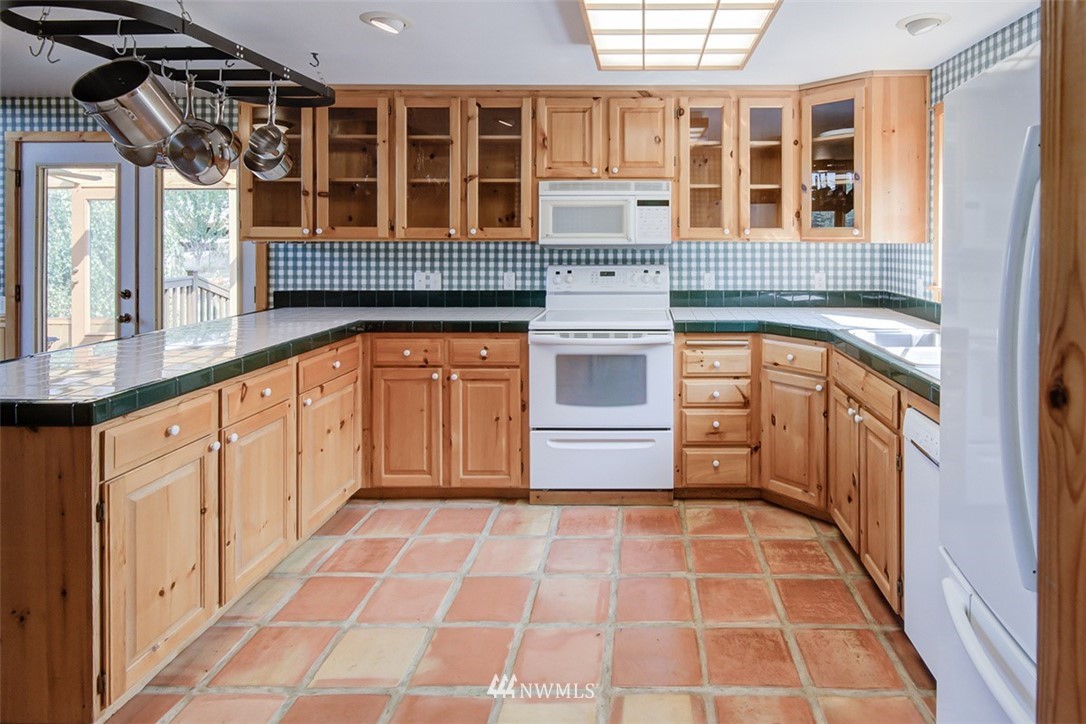 455 Russell Road Camano Island, WA 98282 - Photo 8 of 24 Gallery Image 8