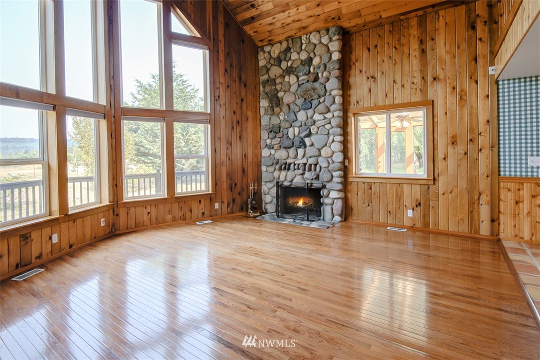 455 Russell Road Camano Island, WA 98282 - Photo 10 of 24 Gallery Image 10