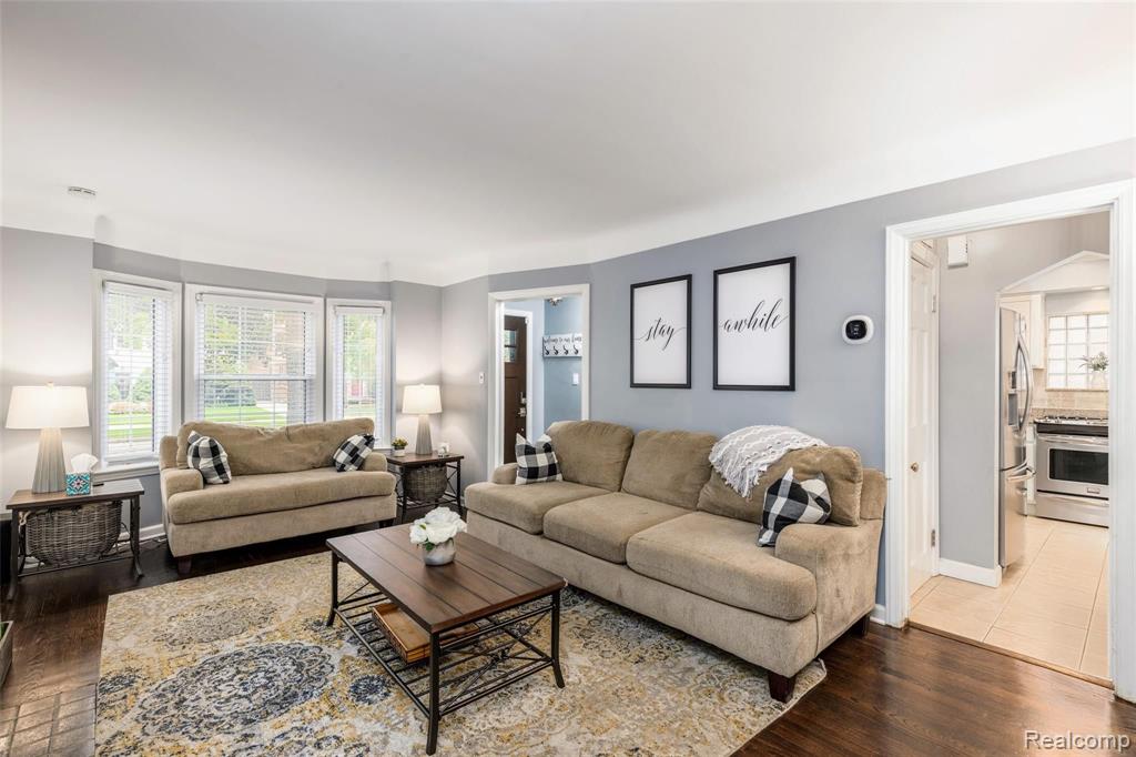 1315 Hampton Road Grosse Pointe, MI 48236 - Photo 4 of 60