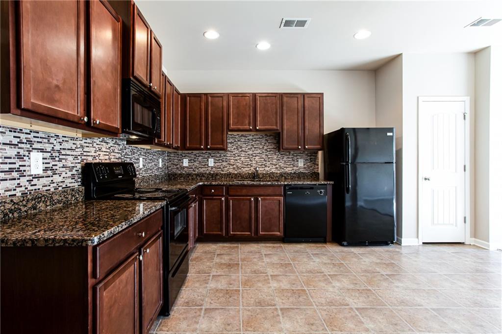 6880 Zaniah Road Atlanta, GA 30331 - Photo 5 of 33