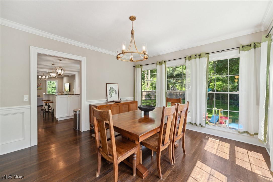 2709 Southington Road Cleveland, OH 44120 - Photo 8 of 50 Gallery Image 8